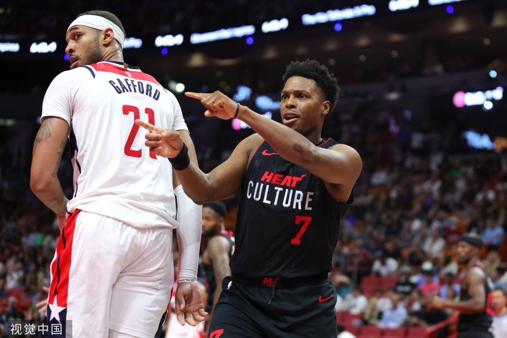 尤其是他在 尤其是他在