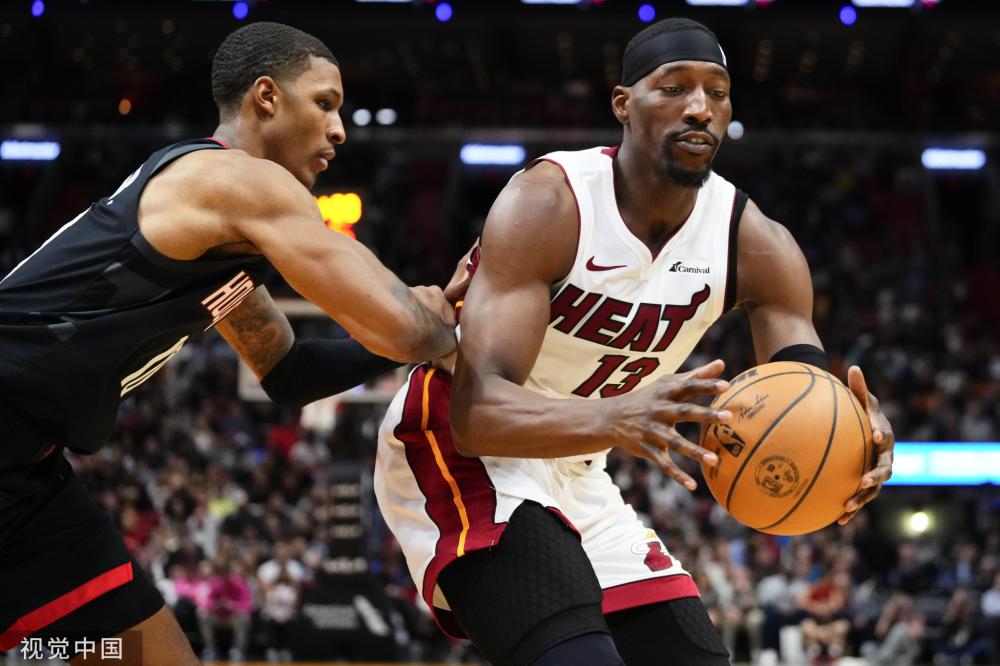 一位年轻球 一位年轻球