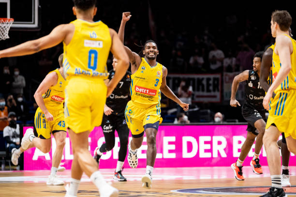 垒球对抗赛 垒球对抗赛